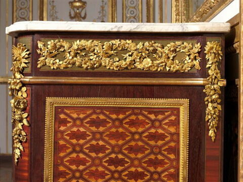 Commode de la Chambre de Marie-Antoinette à Marly, image 7/12