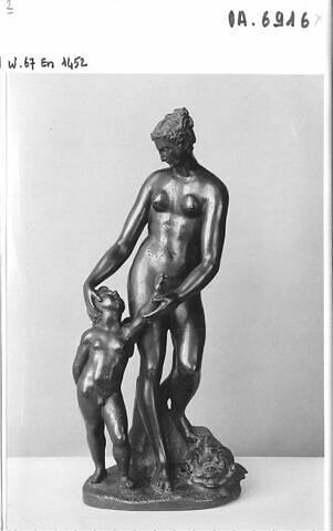 Groupe sculpté : Vénus et l'Amour