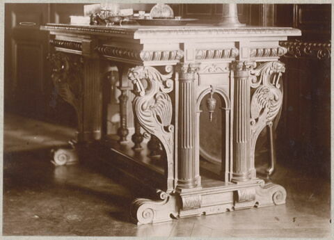 Table à éventail à décor de chimères, image 12/12