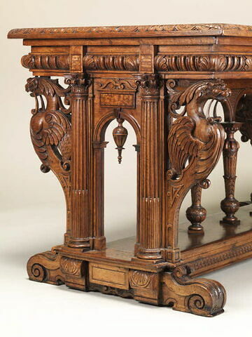 Table à éventail à décor de chimères, image 2/12