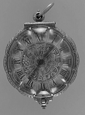 Montre ronde polylobée