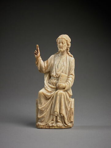 Figure d'applique : Christ assis, bénissant, image 1/5