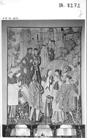 Tapisserie : Légende de saint Julien, il ressuscite un enfant lors d'une procession mortuaire ?, image 8/9