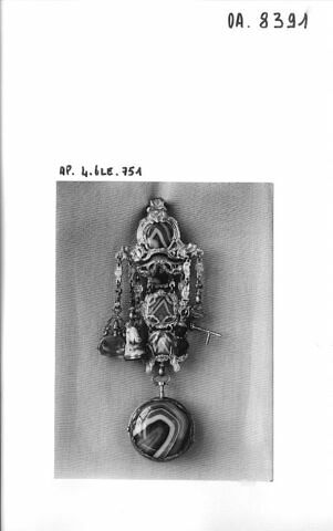 Montre ronde assortie d'une châtelaine, image 3/3