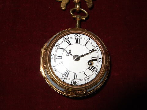 Montre ronde assortie d'une châtelaine, image 2/3