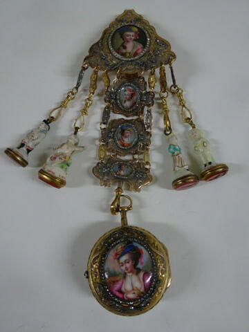 Montre ronde assortie d'une chatelaine ornées de portraits de femme, image 8/9