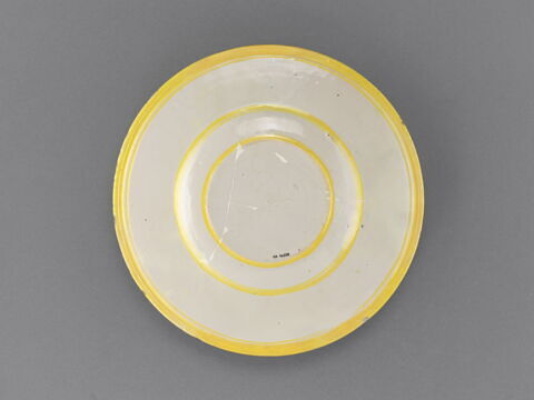 Plat rond : Vision de saint Eustache, image 2/3