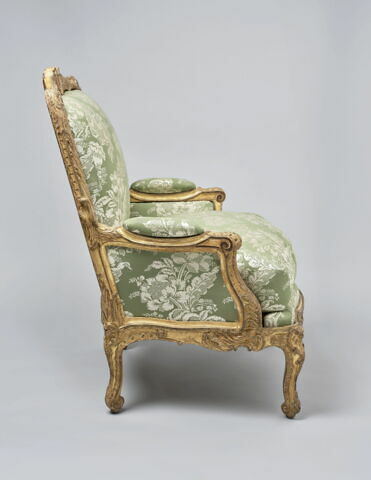 Bergère à la Reine et à chassis, d'une paire, image 2/4