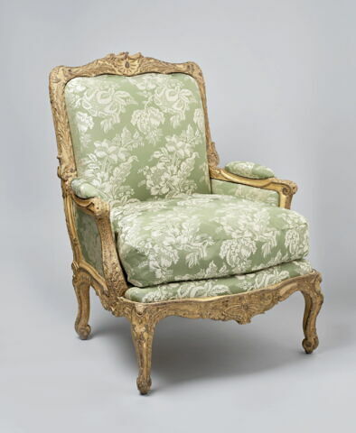 Bergère à la Reine et à chassis, d'une paire