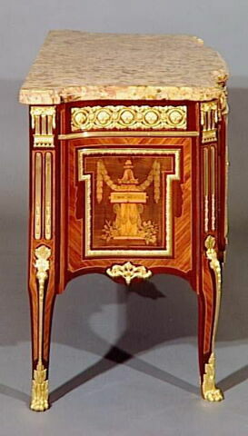 Commode de la chambre de Madame Victoire puis de Madame Adélaïde à Versailles, image 4/4