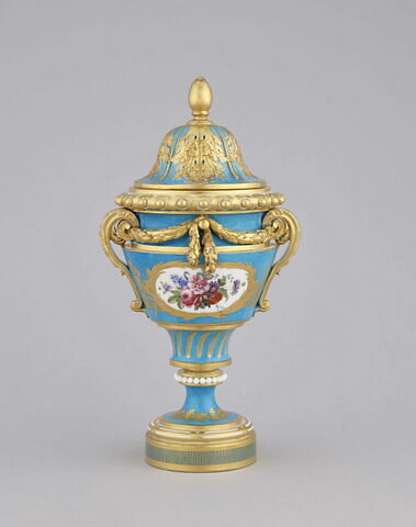 Petit vase Fontanieu, d'une garniture (OA 10939 à OA 10941)
