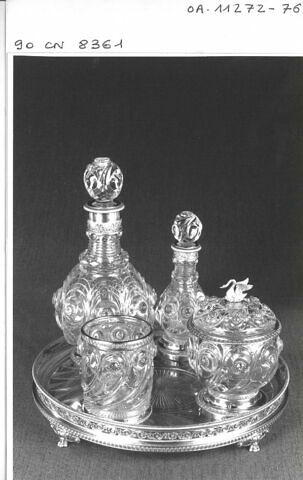 Verre, d'un service dit verre d'eau (OA 11272 à 11276), image 2/2