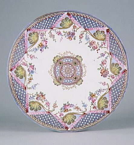 Table chiffonnière, image 2/4