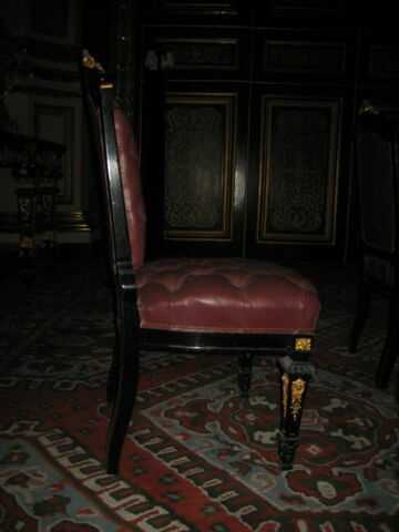 Chaise en bois noir de style Louis XIV., image 2/2
