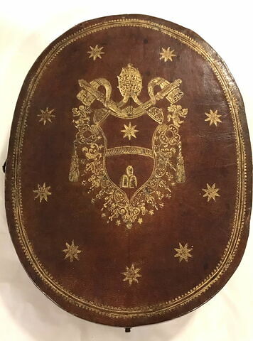 Boîte plate ovale aux armes du pape Clément XI (1649-1721), image 1/12