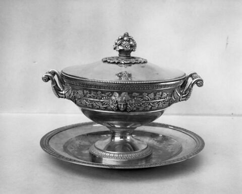 Coupe couverte de vermeil, avec son plateau (bouillon), image 18/18