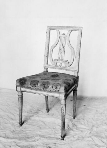 Chaise de bois à décor de lyre découpée à jour, image 5/5