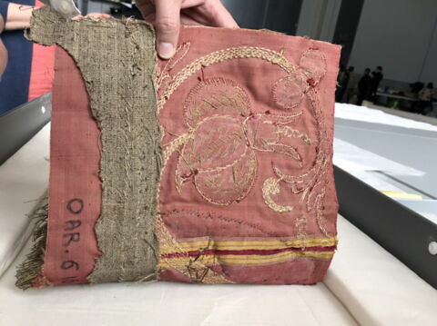 Fragment de parement d'autel, image 10/14