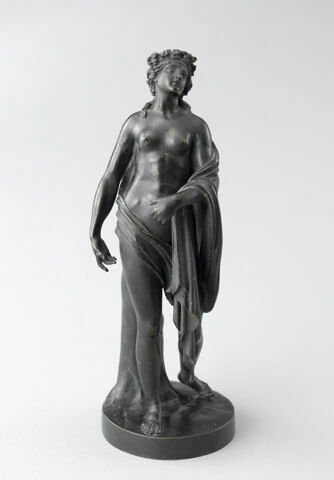 Bacchante ou femme drapée, image 3/7