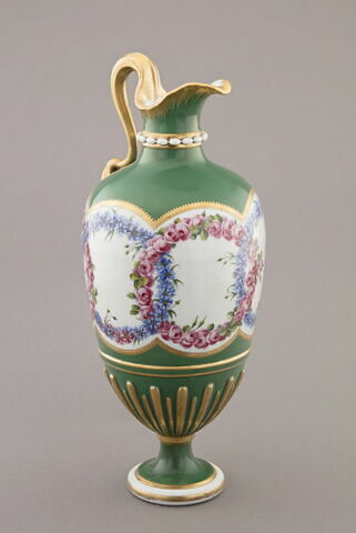 Vase en forme d'aiguière, d'une paire (R 487), image 3/10