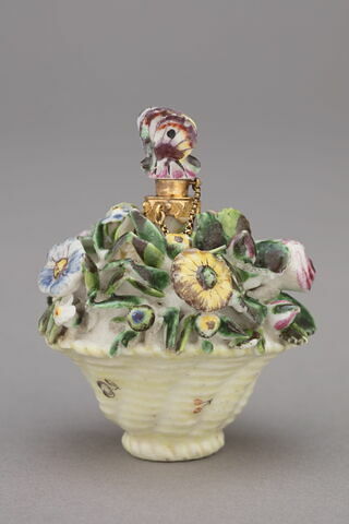 Flacon : une corbeille remplie de fleurs, image 2/3