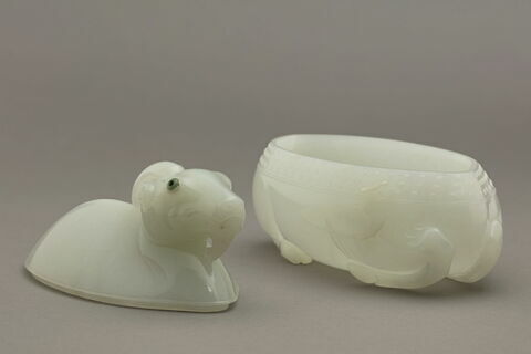 Boîte en forme de qilin, d'une paire (TH 334), image 2/7