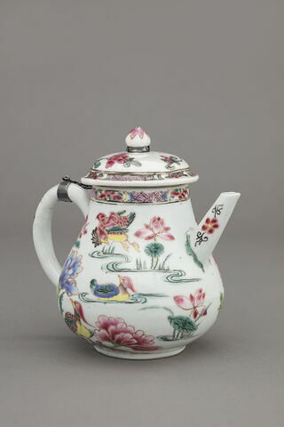 Théière en porcelaine 
