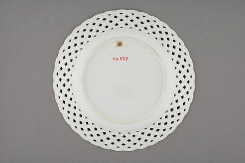 Assiette d'échantillon, d'un ensemble de dix-sept (TH 519 à 535), image 2/2