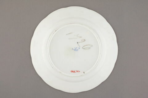 Assiette, d'un service de table (TH 731 à TH 808), image 2/2