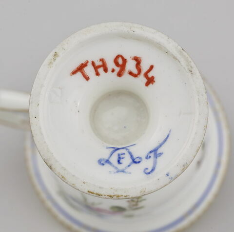 Tasse à glace, d'un ensemble de vingt-cinq (TH 926 à 950), d'un service (TH 809 à 1066), image 6/6