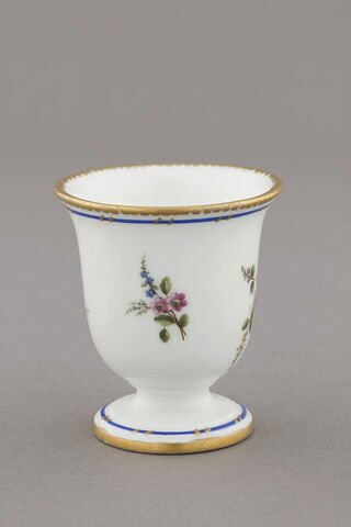 Tasse à glace, d'un ensemble de vingt-cinq (TH 926 à 950), d'un service (TH 809 à 1066), image 3/6