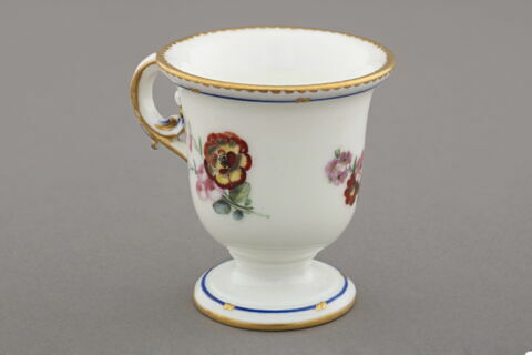 Tasse à glace, d'un ensemble de vingt-cinq (TH 926 à 950), d'un service (TH 809 à 1066), image 3/5