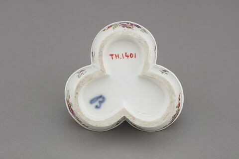 Salière trilobée, image 2/3