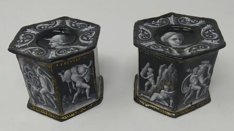 Salière hexagonale : Les Travaux d'Hercule, d'une paire (OA 978 B)