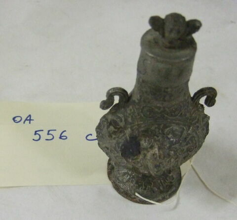 Ampoule plate, d'une série de trois (OA 556 A à C)