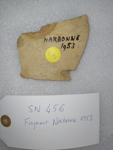 Tesson découvert au cours de fouilles à Narbonne, image 2/2