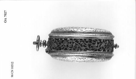 Montre ovale, image 2/9