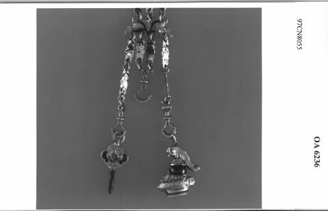 Montre ronde et breloquier, image 3/9