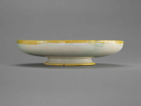 Coupe ronde sur pied bas : Psyché portée au ciel par Zéphir, image 3/3