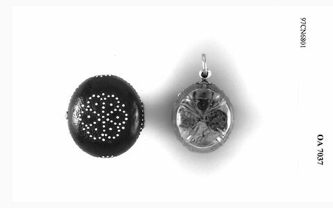 Montre ovale et son étui, image 4/9