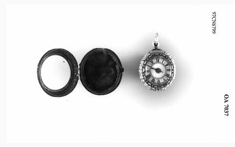 Montre ovale et son étui, image 6/9