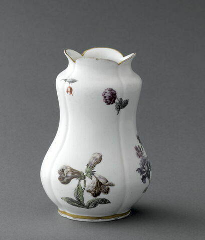 Vase à oignons, à décor de fleurs polychromes, d'une paire (OA 8043), image 3/6