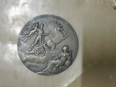 Médaille : passage de Vénus sur le soleil.
Empreinte en bronze argenté.