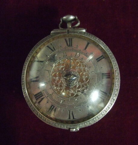 Montre ovale à double boitier, image 2/2