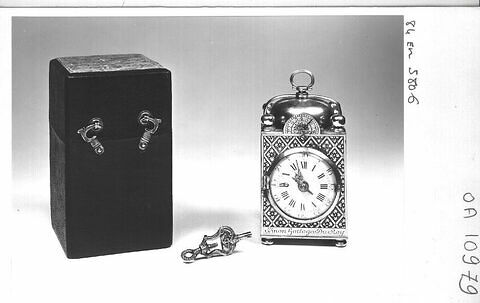 Horloge de voyage avec son étui (OA 10979 BIS), image 4/4
