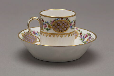 Soucoupe d'un déjeuner (OA 11762-69), image 3/4