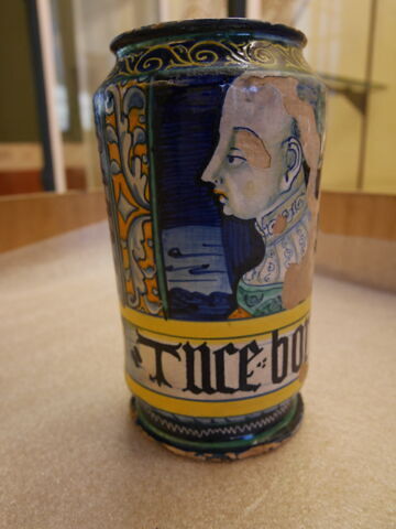 Albarello : profil féminin, image 4/4