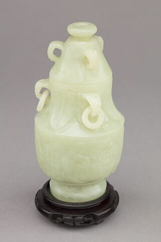 Petit vase en jade à couvercle, avec socle en bois, image 2/3