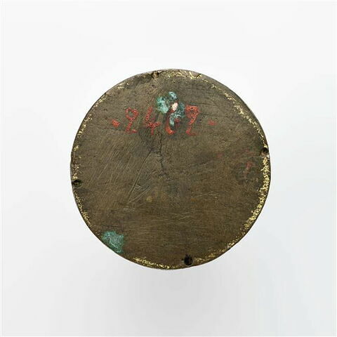 Médaille : Victoire ailée assise, image 2/2