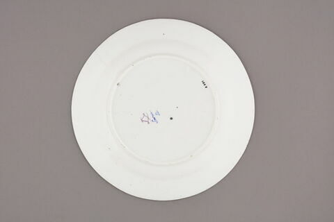 Assiette, d'une série de vingt-quatre (R 676 à 699), image 2/4